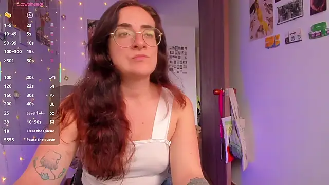 linda giggle online show from 12/05/25, 03:32