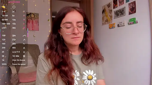 linda giggle online show from 12/03/25, 02:27