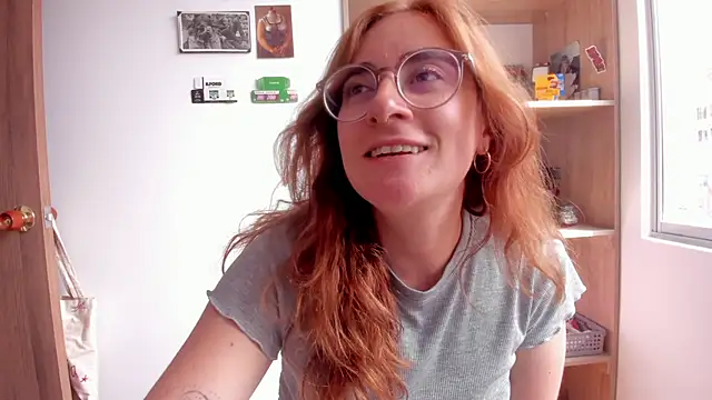 Snapshot of linda_giggle chatting on 02/10/25, 02:48 linda giggle online show from 02/10/25, 02:48