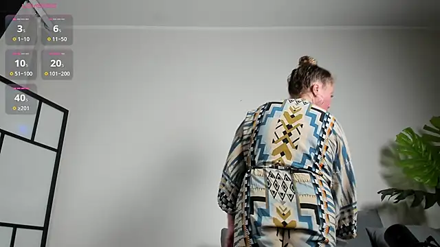 Amber Foks online show from 10/25/25, 06:23