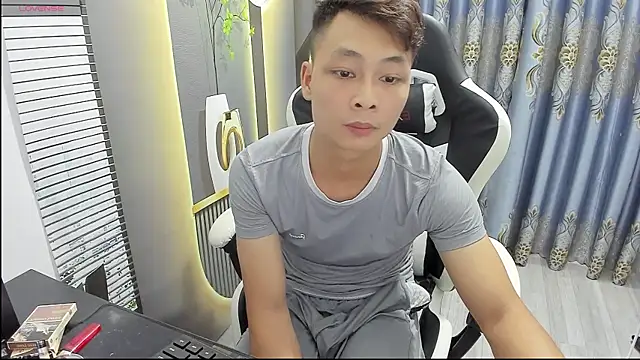 Snapshot of Naughty--asian chatting on 07/17/26, 01:08 Naughty--asian online show from 07/17/26, 01:08