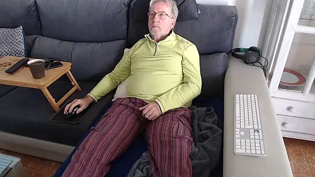 Snapshot of Nudelschwanz chatting on 03/07/25, 11:18 Nudelschwanz online show from 03/07/25, 11:18