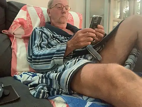 Nudelschwanz online show from 11/01/25, 04:23