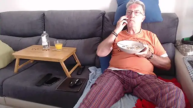 Snapshot of Nudelschwanz chatting on 04/30/26, 10:11 Nudelschwanz online show from 04/30/26, 10:11