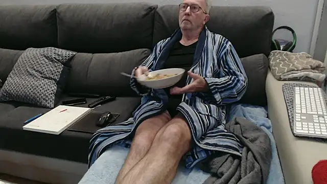 Nudelschwanz online show from 02/12/26, 08:52