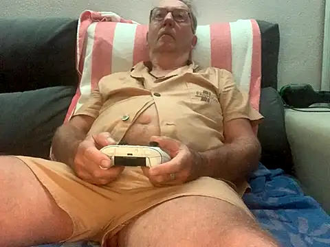 Nudelschwanz online show from 10/24/25, 03:38