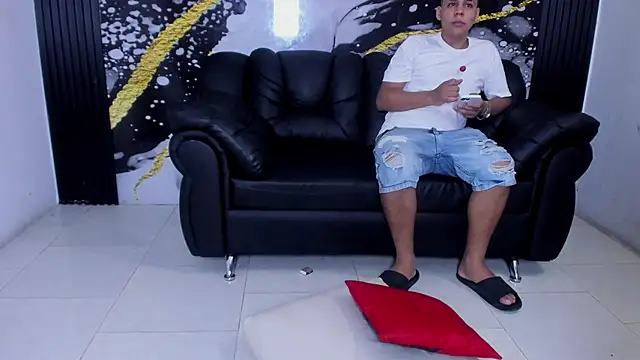 Snapshot of self_love46 chatting on 11/04/25, 10:46 self love46 online show from 11/04/25, 10:46