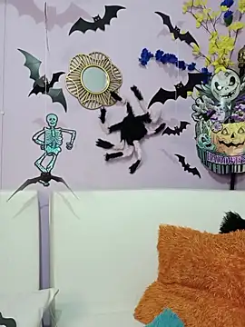 Deina bunny online show from 10/08/25, 02:02