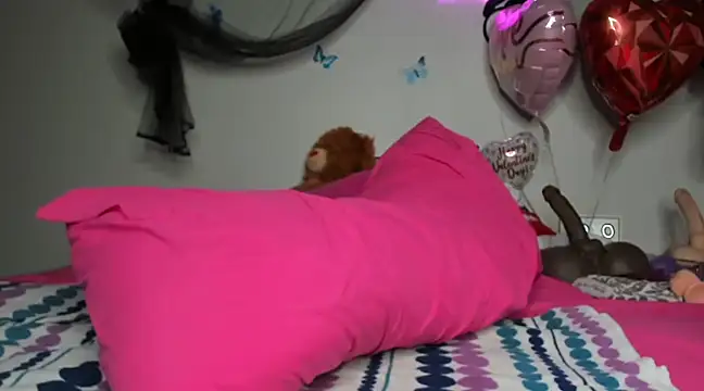 Snapshot of ThickAssRena chatting on 02/15/25, 04:25 ThickAssRena online show from 02/15/25, 04:25