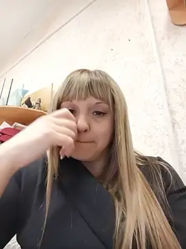 Snapshot of Office_Albertina chatting on 05/28/26, 10:15 Office Albertina online show from 05/28/26, 10:15