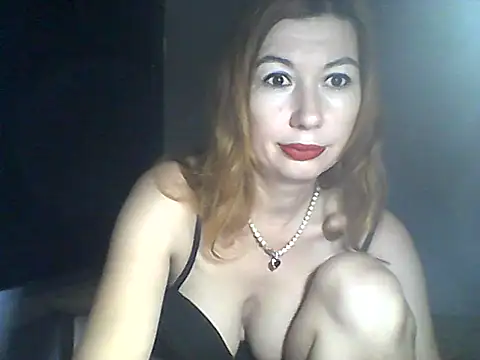 Snapshot of Olesja chatting on 11/18/25, 07:39 Olesja online show from 11/18/25, 07:39