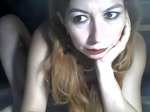 Snapshot of Olesja chatting on 06/14/26, 07:37 Olesja online show from 06/14/26, 07:37