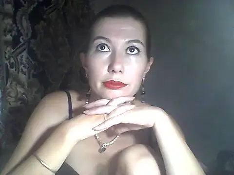 Snapshot of Olesja chatting on 10/07/25, 06:42 Olesja online show from 10/07/25, 06:42