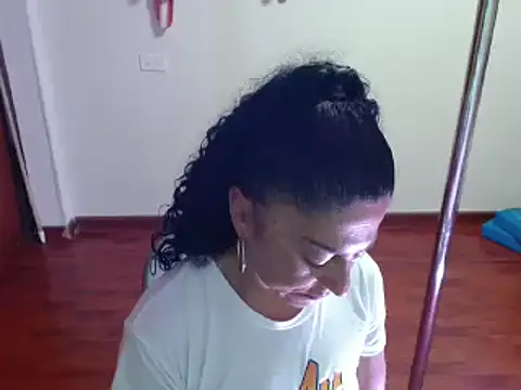 Snapshot of Anitta_muscle chatting on 02/26/25, 03:43 Anitta muscle online show from 02/26/25, 03:43