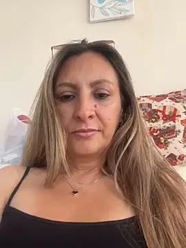 Snapshot of antonnella_2 chatting on 01/04/25, 08:48 antonnella 2 online show from 01/04/25, 08:48