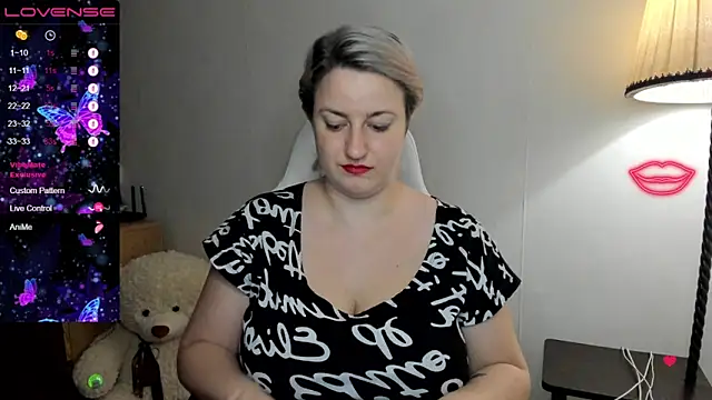 Christen John lover online show from 03/03/25, 08:43