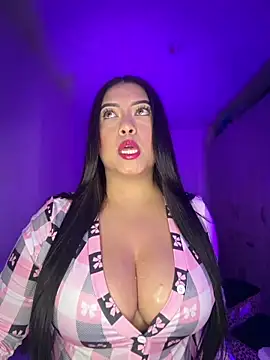Snapshot of cami_ortiz__ chatting on 06/20/26, 04:50 cami ortiz online show from 06/20/26, 04:50