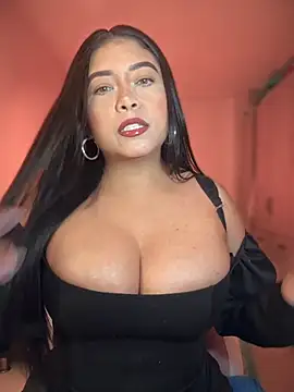 cami ortiz   online show from 10/12/25, 04:58