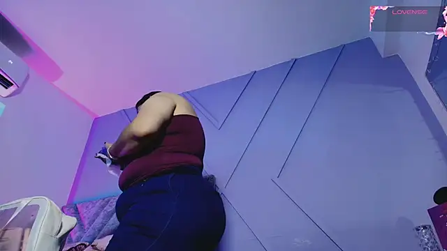 emmajohnss online show from 10/22/25, 04:01