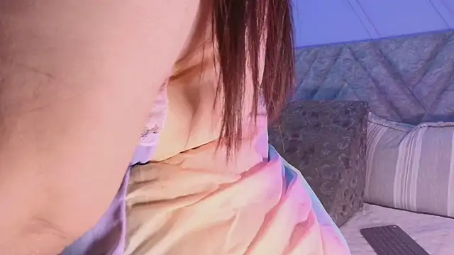 emmajohnss online show from 10/04/25, 03:52