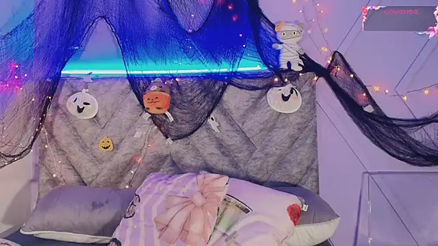 emmajohnss online show from 10/29/25, 04:11