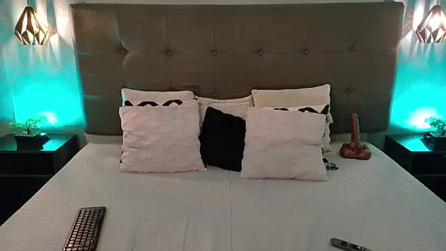 Madisonsmiith online show from 10/30/25, 08:39