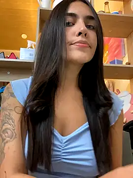 Snapshot of DaphneUwu chatting on 09/14/25, 01:17 DaphneUwu online show from 09/14/25, 01:17
