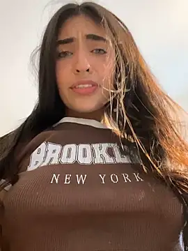 DaphneUwu online show from 04/05/26, 01:23