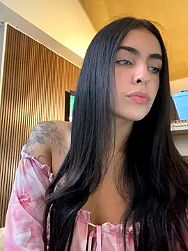 Snapshot of DaphneUwu chatting on 12/05/25, 02:10 DaphneUwu online show from 12/05/25, 02:10