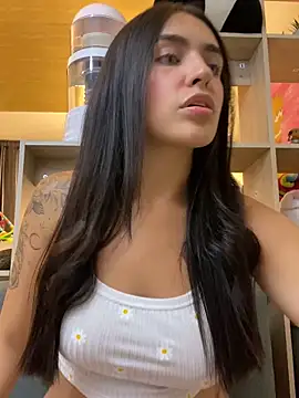Snapshot of DaphneUwu chatting on 10/03/25, 12:36 DaphneUwu online show from 10/03/25, 12:36