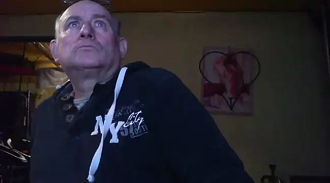 jeanlulu online show from 01/01/25, 04:50