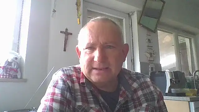 jeanlulu online show from 10/14/25, 08:37