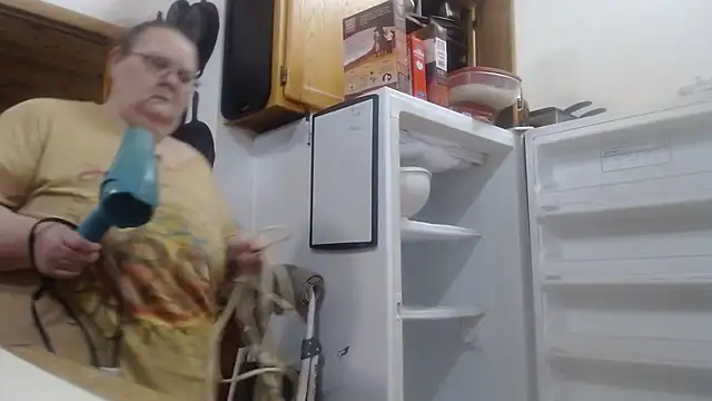 Hornybbw1978 online show from 06/18/26, 04:56