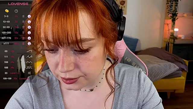 Snapshot of Sofy_Benson chatting on 06/25/26, 01:49 Sofy Benson online show from 06/25/26, 01:49