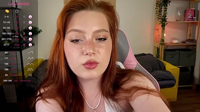 Snapshot of Sofy_Benson chatting on 07/20/26, 01:24 Sofy Benson online show from 07/20/26, 01:24