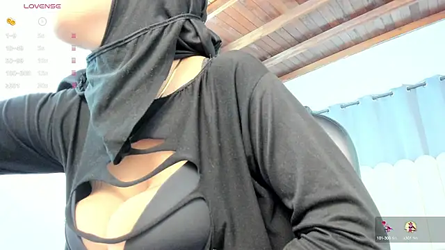 Snapshot of Dounia_nagi chatting on 10/01/25, 08:13 Dounia nagi online show from 10/01/25, 08:13