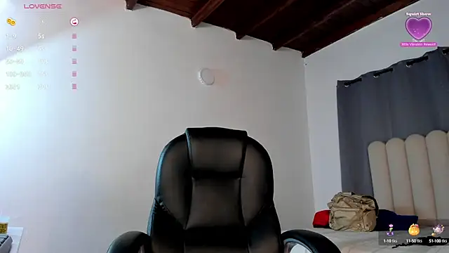 Snapshot of Dounia_nagi chatting on 10/07/25, 04:13 Dounia nagi online show from 10/07/25, 04:13