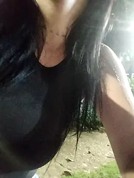 Snapshot of Dounia_nagi chatting on 03/01/25, 12:28 Dounia nagi online show from 03/01/25, 12:28