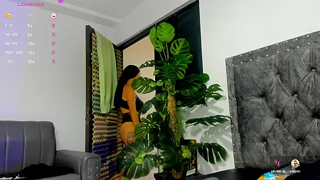 Snapshot of Dounia_nagi chatting on 02/20/25, 02:13 Dounia nagi online show from 02/20/25, 02:13