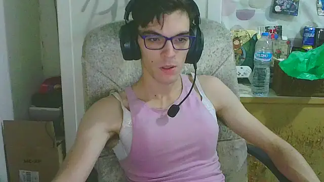 Snapshot of enzofx1 chatting on 09/08/25, 07:02 enzofx1 online show from 09/08/25, 07:02