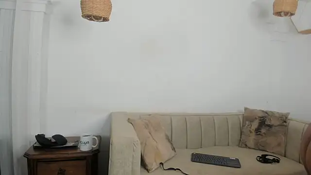 kristyl paez online show from 10/19/25, 07:49