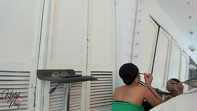 kristyl paez online show from 12/02/25, 07:37