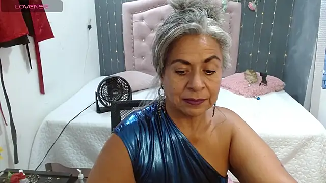 Snapshot of lalisha_96 chatting on 06/17/26, 11:03 lalisha 96 online show from 06/17/26, 11:03