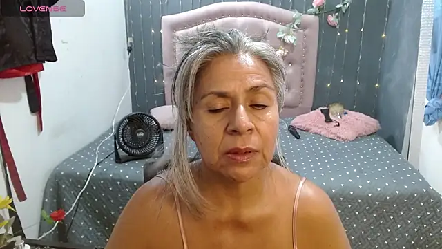 Snapshot of lalisha_96 chatting on 07/07/26, 01:52 lalisha 96 online show from 07/07/26, 01:52