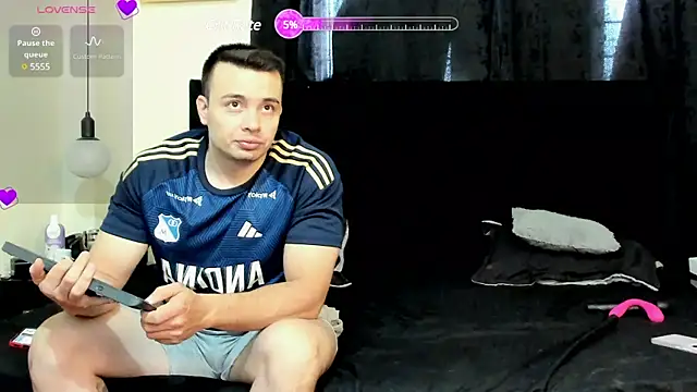 Snapshot of lissandthor13 chatting on 02/15/25, 08:34 lissandthor13 online show from 02/15/25, 08:34