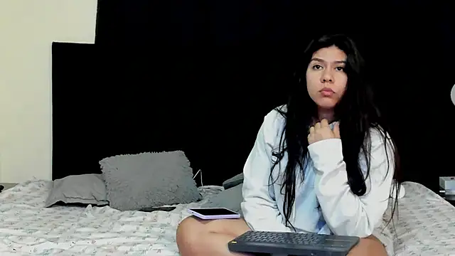 Snapshot of lissandthor13 chatting on 11/06/25, 10:30 lissandthor13 online show from 11/06/25, 10:30