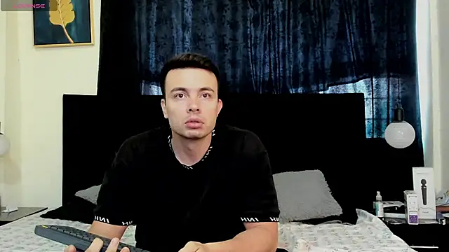 Snapshot of lissandthor13 chatting on 11/19/25, 01:22 lissandthor13 online show from 11/19/25, 01:22