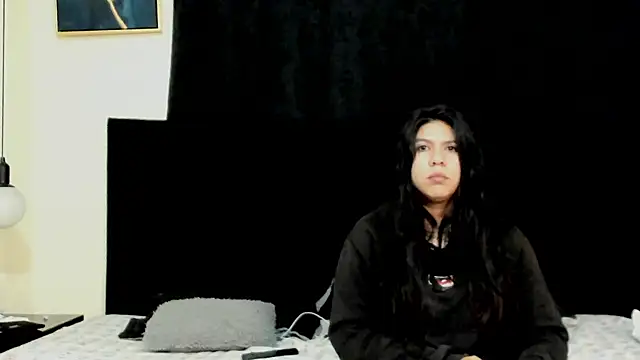 Snapshot of lissandthor13 chatting on 10/14/25, 10:49 lissandthor13 online show from 10/14/25, 10:49