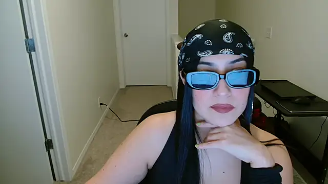 Sassy Latina online show from 11/23/25, 03:16