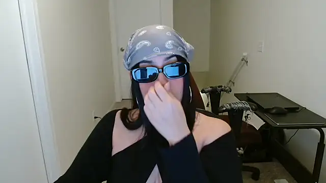 Sassy Latina online show from 10/16/25, 03:37